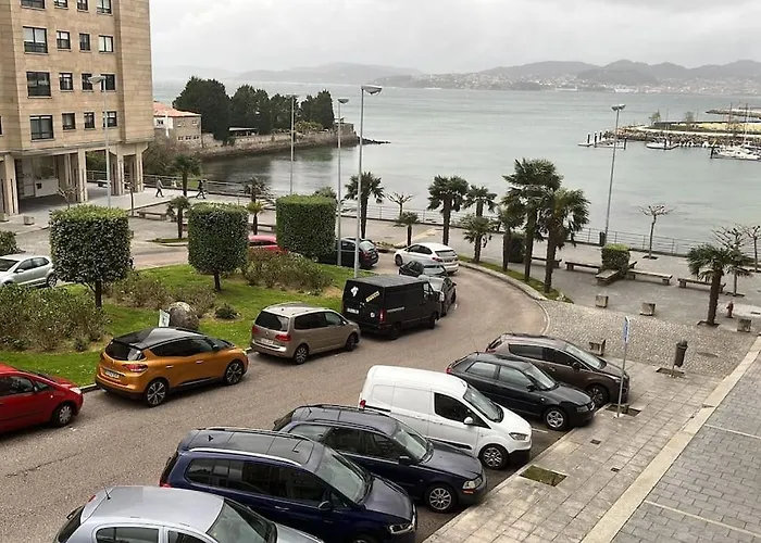 Piso En Bouzas Con Vistas A La Ria Apartment *